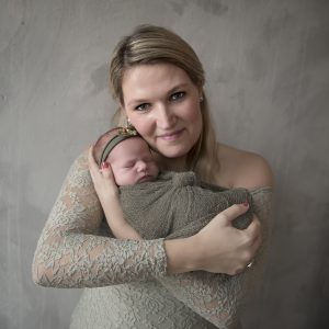 Maartje Maakt Newbornfotografie en zwangerschapsofotografie in Echt